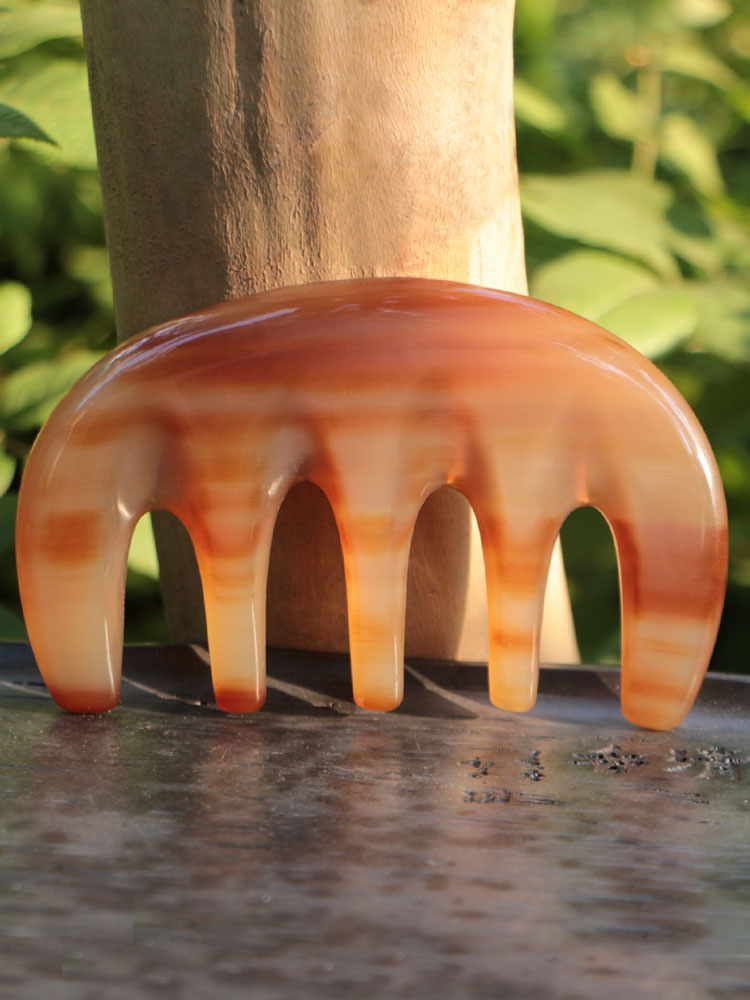 Natural white horn head scraping massage comb clear meridian grasp scalp thick big tooth comb thickened 1 to 1.2 meters