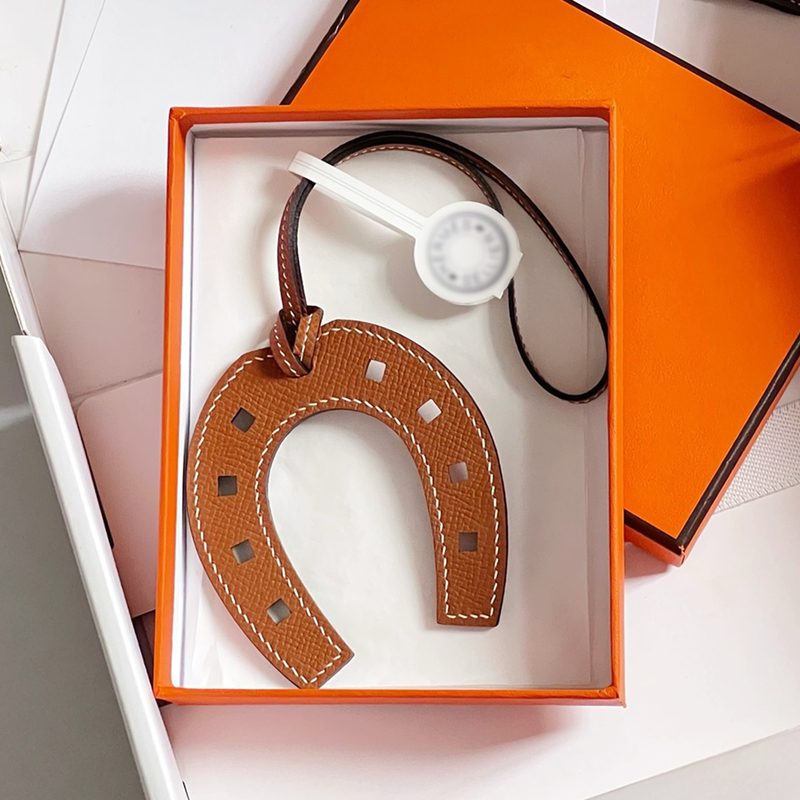 Horseshoe Pendant European and American Light Luxury Classic U-Shaped Genuine Leather Lychee Pattern Bag Charm Car Hanging Ornament Keychain Horseshoe Pendant European and American Light Luxury Classic U-Shaped Genuine Leather Lychee Pattern Bag Charm Car Hanging Ornament Keychain