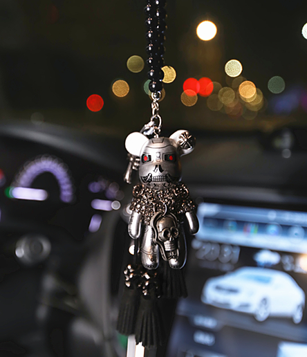 Tide Card Personality Heavy Metal Car Pendant Male Violent Bear On-board Decoration Rear Mirror Car Trailer Interior Hanging Accessories New