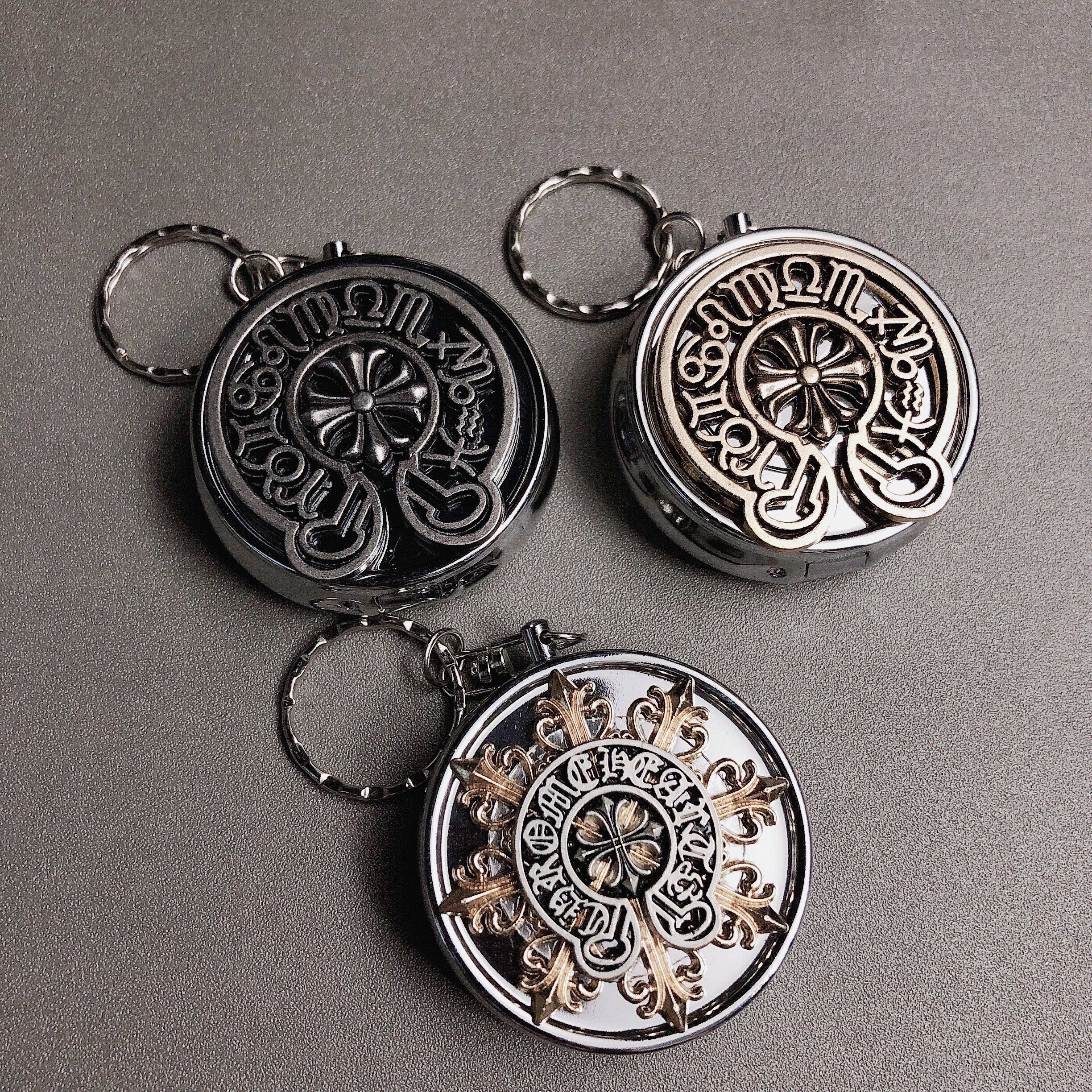 ミニサイズのステンレス製パーソナライズ灰皿、車内での使用に最適な携帯用、おしゃれな金属製薬箱型灰皿