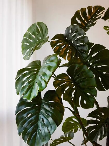 Artificial Monstera Plant for Living Room and Office, Bionic Indoor Plant Potted Ornament, Floor-Standing Decorative Fake Tree, Light Luxury