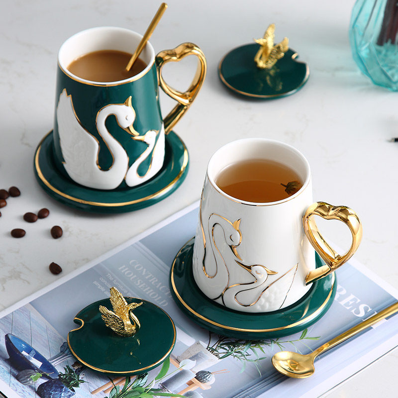 Upscale gift box clothing lovers mugs a pair of ceramic coffee cups with lid with spoon to send bestie birthday wedding gift