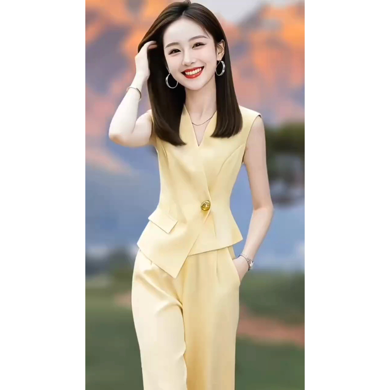 Light Mature Style Yellow Sleeveless High-Waisted Pants Summer Vest Wide-Leg Pants Set for Women, Summer Elegant Slimming Goddess Style Trendy Light Mature Style Yellow Sleeveless High-Waisted Pants Summer Vest Wide-Leg Pants Set for Women, Summer Elegant Slimming Goddess Style Trendy