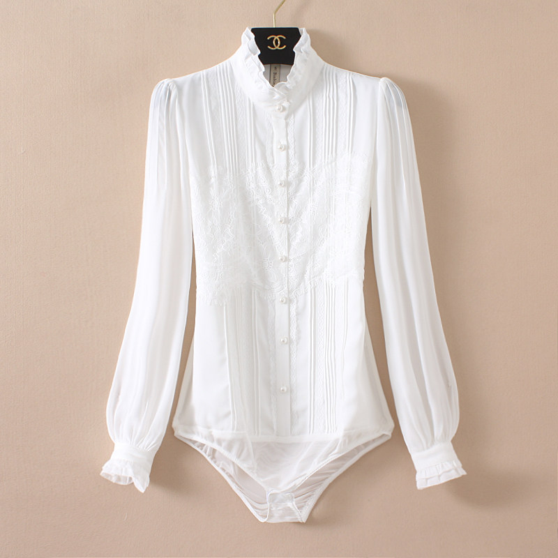 Elegant and sophisticated, this white chiffon jumpsuit exudes a refined and sophisticated aura, perfect for a stylish and flowing look. It's a high-end autumn style.