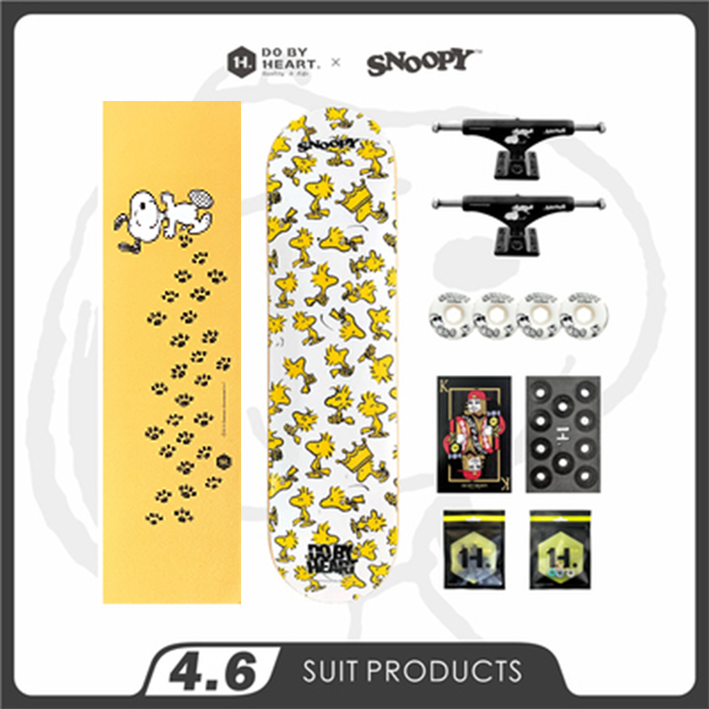 DBH skateboard SNOOPY joint model male and female youth adult professional action four-wheel professional skateboard double
