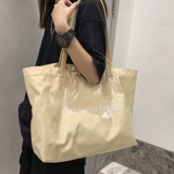 Вместительная и большая летняя сумка через плечо