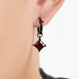 Красные небольшие дизайнерские серьги подходит для мужчин и женщин, с драгоценным камнем, европейский стиль