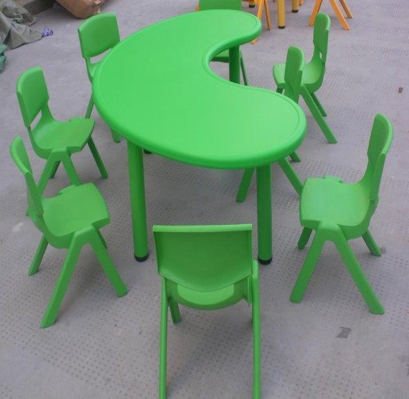 Children's furniture Moon bend table plastic tables and chairs kindergarten morning park tables and chairs moontooth table bending table