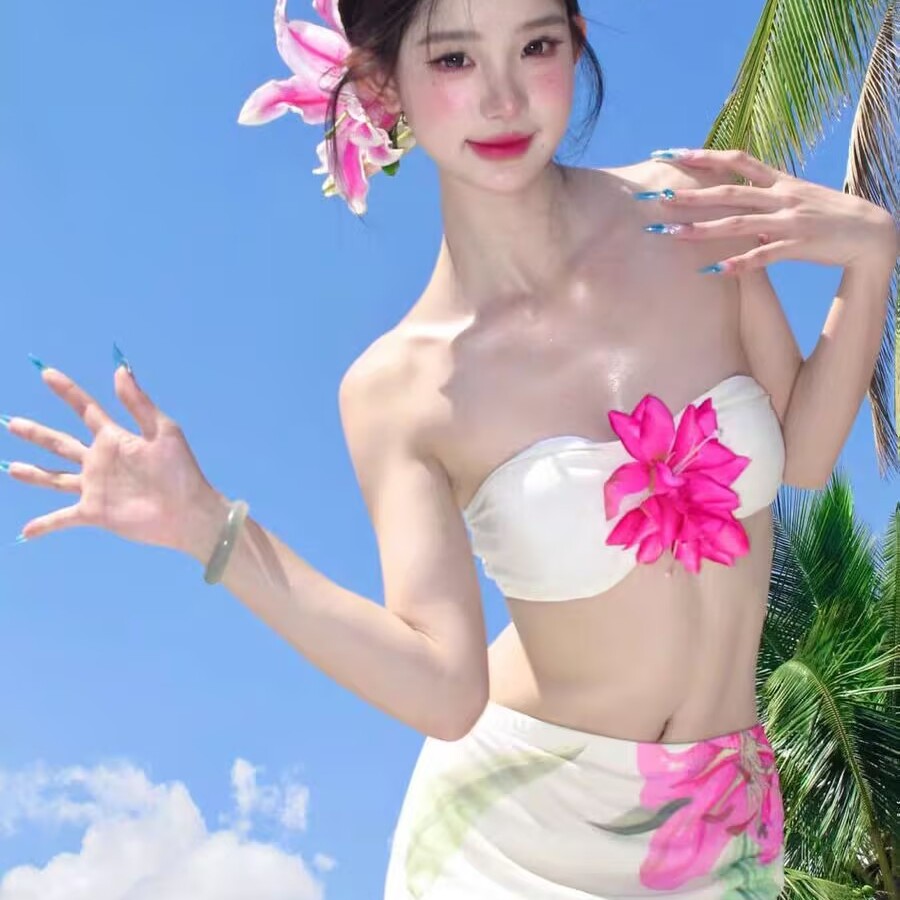 爱出色泳衣