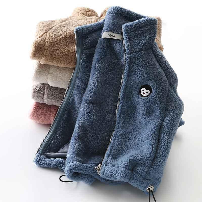 The boys' lamb fleece coat for school is thickened and linted with a collar pulled out cardigan to keep warm in autumn and winter