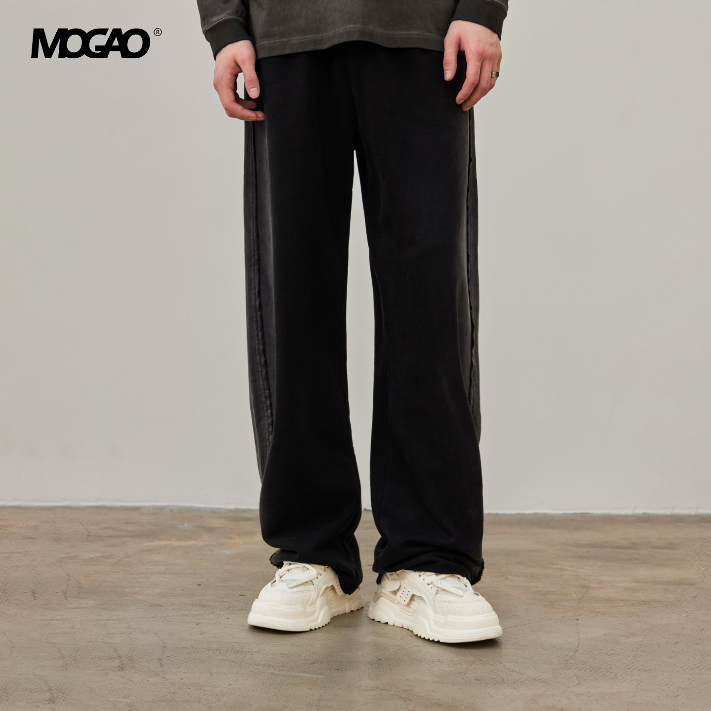 Mogo メンズ 2025 秋 ゆったりストレートレッグ カジュアルパンツ トレンディで万能なゆったりファッションスウェットパンツ