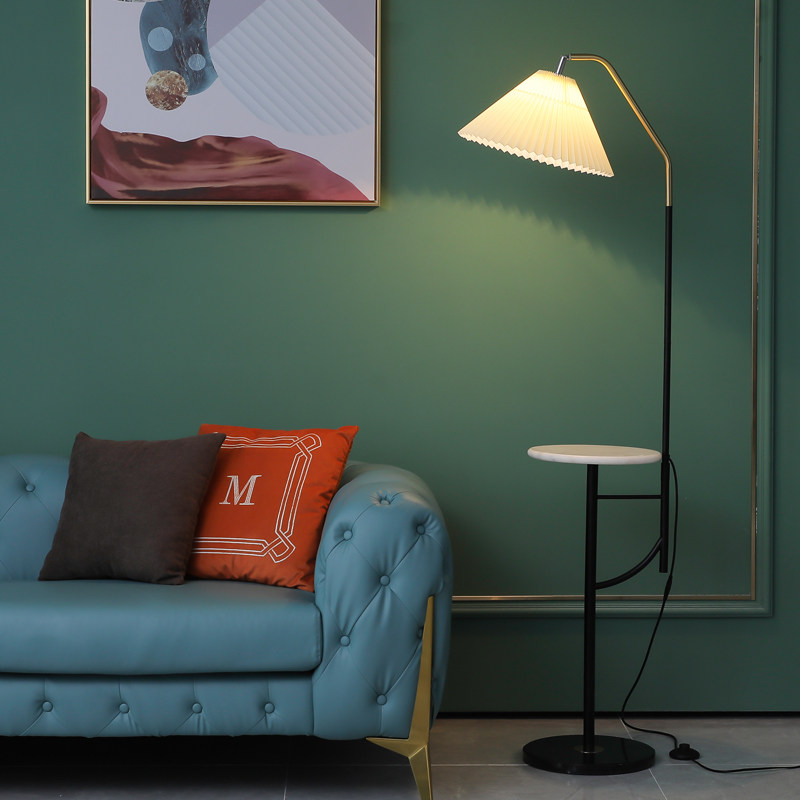 Nordic wireless charging floor lamp tea table bedroom living room Living room bed head lamp creative American minimis light and luxurious table lamp-Taobao