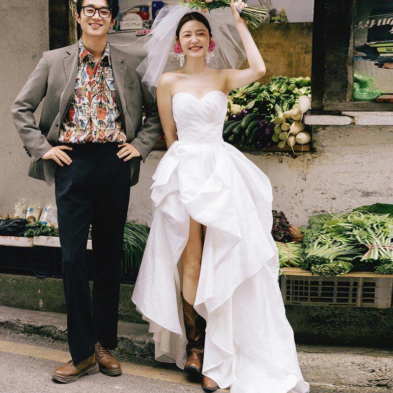 French-Style Strapless Vintage Light Wedding Dress, White High-End Satin, Short in Front and Long in Back, Forest-Style Simple Travel Photography Engagement Dress French-Style Strapless Vintage Light Wedding Dress, White High-End Satin, Short in Front and Long in Back, Forest-Style Simple Travel Photography Engagement Dress