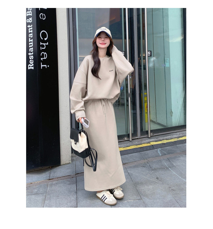 ザリガメ　カーキ色の上下セット、サイズ52-54（3-4） ザリガメ カーキ色の上下セット、サイズ52-54（3-4） ザリガメ カーキ