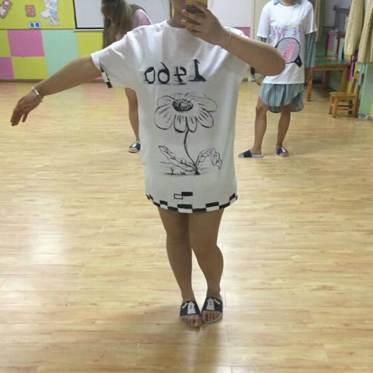 Màu trắng tinh khiết vòng cổ chàng trai và cô gái bông ngắn tay áo quảng cáo tùy chỉnh áo sơ mi mẫu giáo T-Shirt vẽ tay in ấn áo thun trẻ em nữ