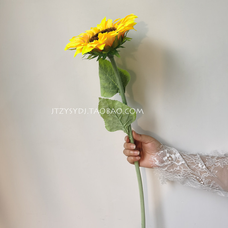 ins South Korean sunflower simulation flower sunflower fake flower pendulum dining room coffee shop Decorative Photography Photo props