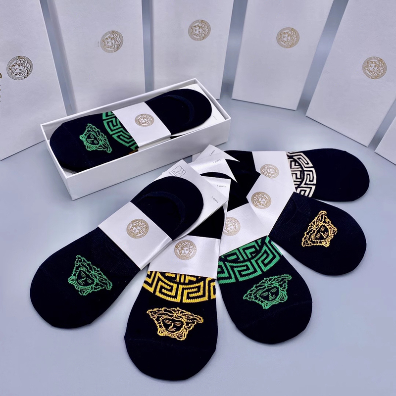 Trendy Brand New Men's Spring and Summer Cotton No-Show Socks, Odor-Resistant, Black, Low-Cut, Non-Slip, Breathable, Invisible Socks for Men