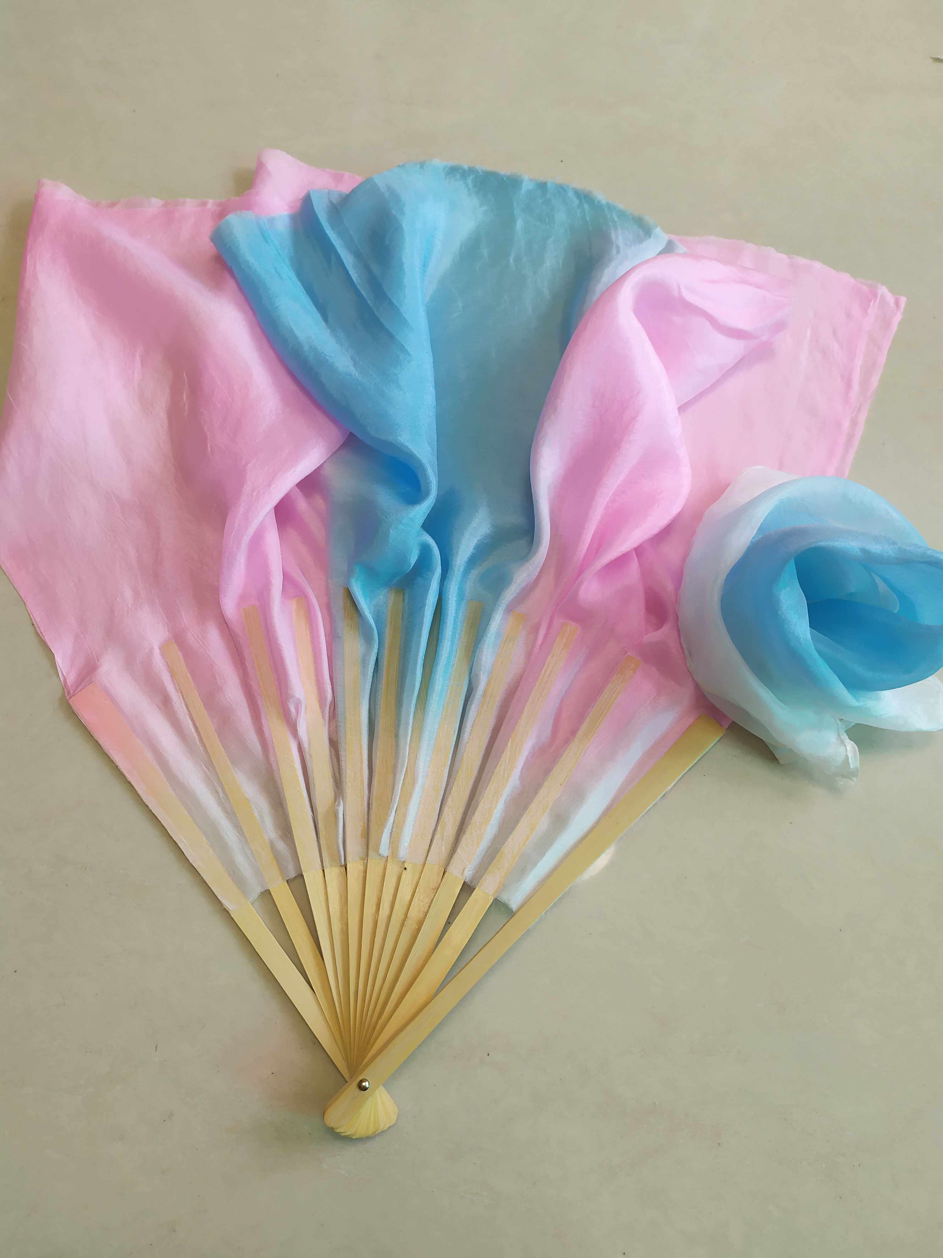 Custom-made art test dance fan Wang Si mengyi Dream Yushan fan Anhui flower drum lamp singing fan lake blue silk scarf