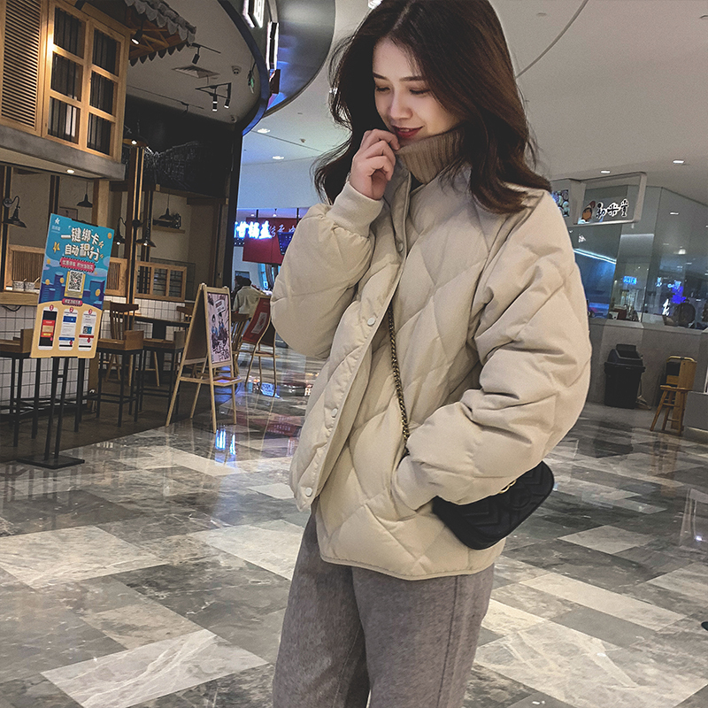 Off-Season Clearance Women's Beige Quilted Round-Neck Korean Style Versatile Fashionable Simple 90% White Duck down Short Coat Off-Season Clearance Women's Beige Quilted Round-Neck Korean Style Versatile Fashionable Simple 90% White Duck down Short Coat