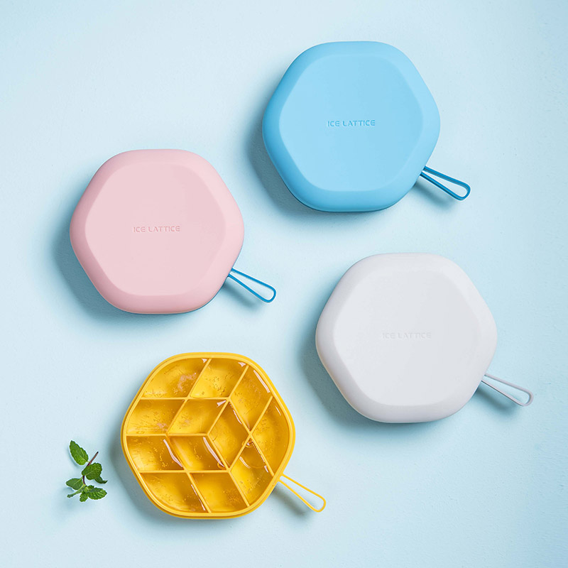 The moon water coagulation macaron color creative kitchen silicone ice grid with lid Ice Cube mold small ice cube ice box