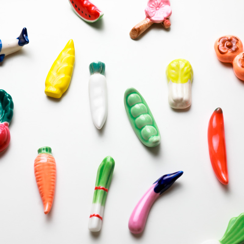 ins minimalist ceramic chopsticks shelf Japanese style cartoon cute chopsticks tug chopsticks Tonew home cutlery table chopstick pillow stand-Taobao