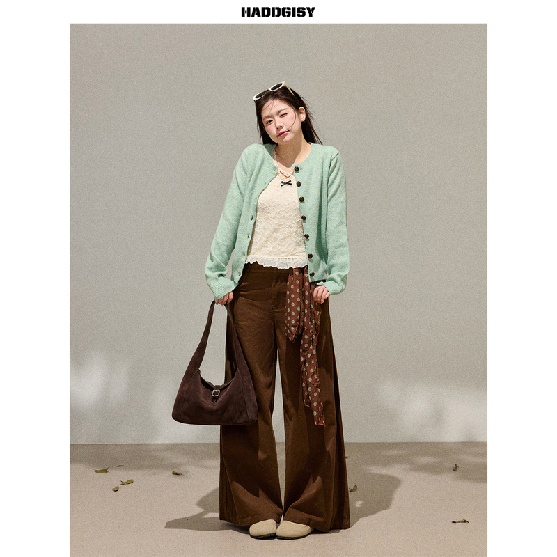 Zeng Xiaoxian Plus-Size Women's Clothing for Slightly Chubby Women, Mint Green Knitted Cardigan Top, Autumn Brown Wide-Leg Pants Set Zeng Xiaoxian Plus-Size Women's Clothing for Slightly Chubby Women, Mint Green Knitted Cardigan Top, Autumn Brown Wide-Leg Pants Set
