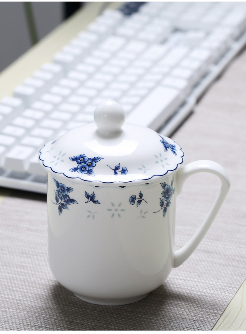 Jingdezhen ceramic cups with cover glass office cup custom blue and white porcelain cup and household ipads porcelain cup