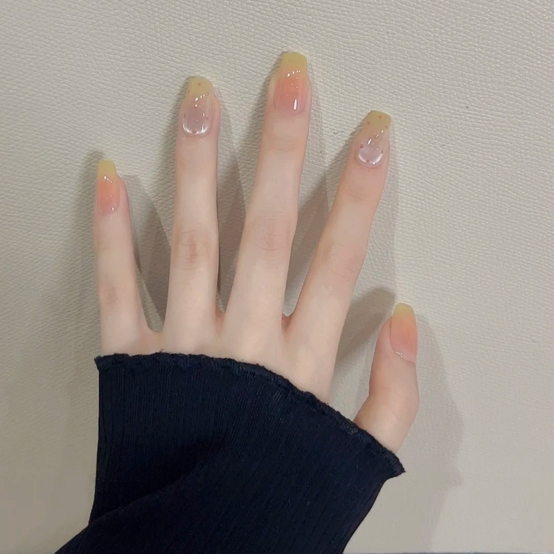 Cat-Eye Manicure, Handmade Wearable Nails, Short Style, Gradient Smudged, Simple, Gentle, Elegant, Whitening, Fresh, Finished Nail Stickers