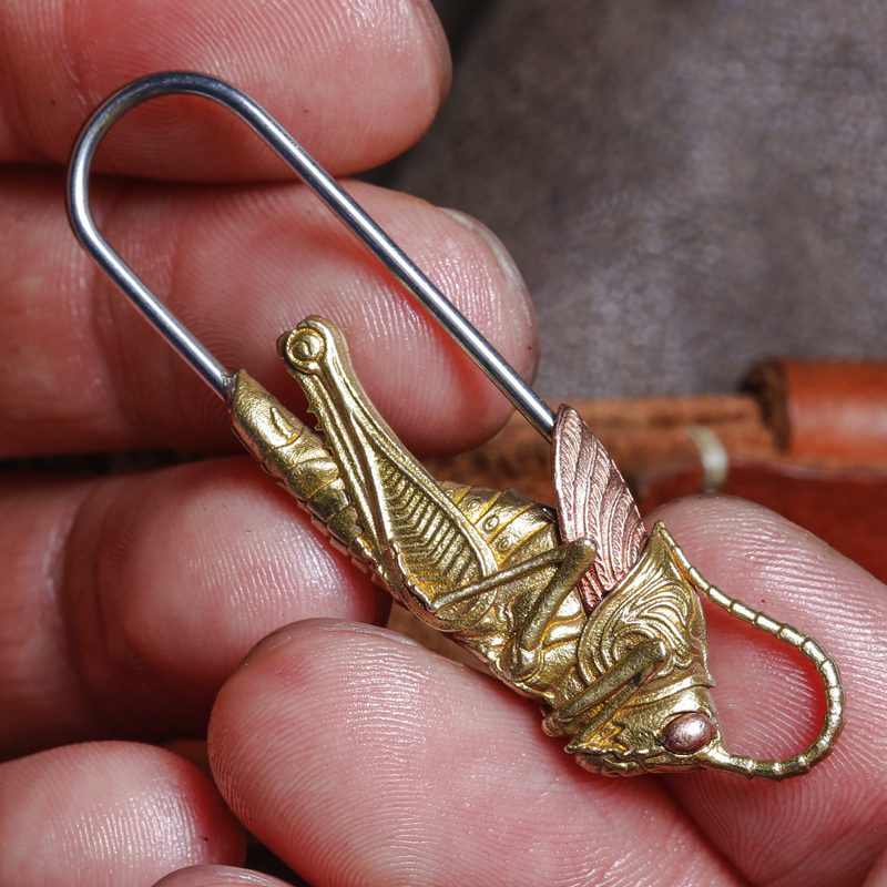 Original Copper Grasshopper Pin Metal Keychain Car Pendant Insect Brooch Vintage Text Jewelry Gift
