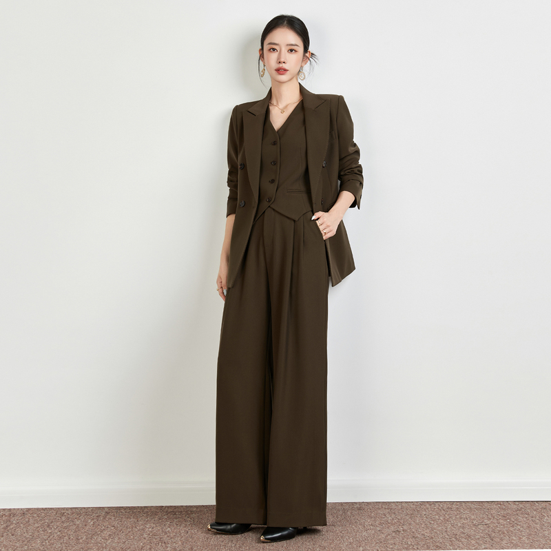 Powerful Aura, High-End Feel, Olive Brown Three-Piece Suit for Women, Autumn and Winter Style, Casual Loose Fit, Old Money Style Wide-Leg Pants