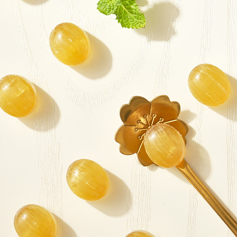 Japan Imported Ryukakusan Honey Lemon Herbal Throat Lozenges Mint Flavor Throat Protection Ryukakusan Sprinkled with Fresh Breath