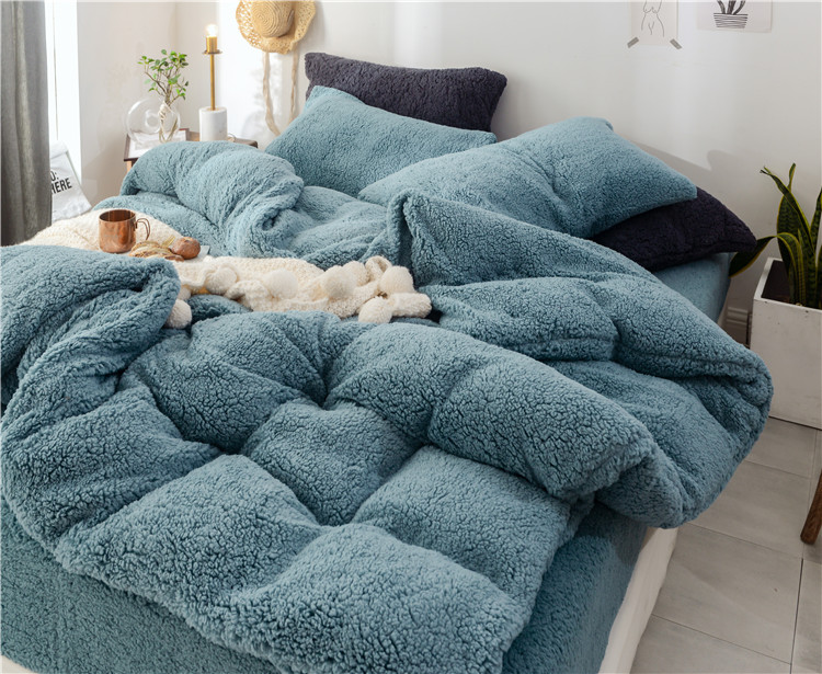 Chăn che 1,5m lưới lông cừu màu đỏ san hô 1.8 đơn hai mặt bằng da cừu bốn mảnh dày đơn mảnh mùa đông chăn muji mùa hè
