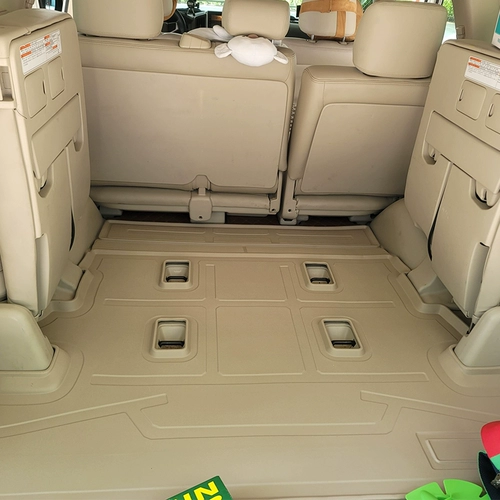 Бежевый коврик в багажник, 570м, изготовлено из TPE