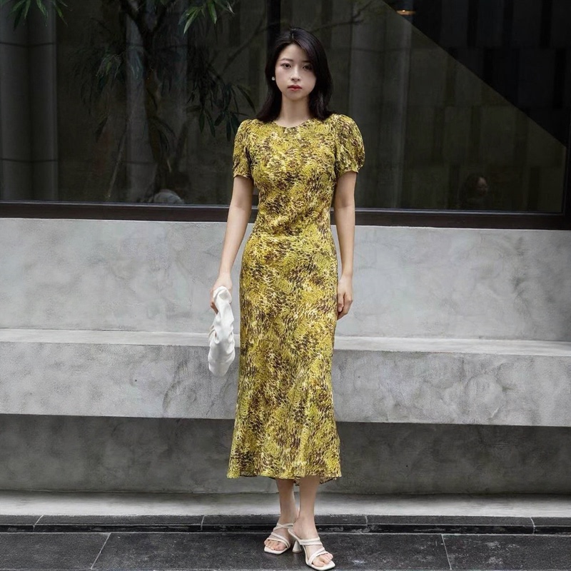 Purple Floral French-Style Light Luxury Glossy Printed Long Dress with Yellow-Green Ink Wash Leopard Print, Round Neck, Short Sleeves, Slim Fit Vacation Dress Purple Floral French-Style Light Luxury Glossy Printed Long Dress with Yellow-Green Ink Wash Leopard Print, Round Neck, Short Sleeves, Slim Fit Vacation Dress