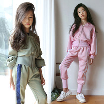 Girls  sports suit 2020 spring and Autumn new Zhongda childrens Western style hooded sweater jacket casual trousers