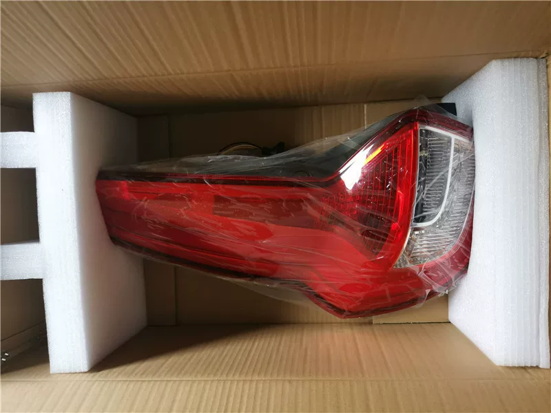 [Подходит для 16 моделей Geely Vision X6 комплект задних фонарей 17/18/19 нового Vision SUV задняя фара задняя часть фонаря]
