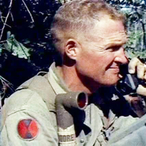 US signal flashlight Vietnam battle signal light sos multi-color distress turn-type electric rod Night safety warning