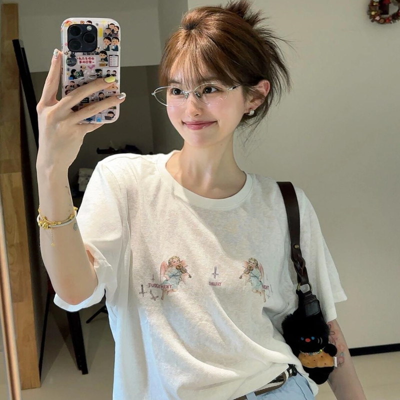 Angel Print White Snowflake Cotton Short-Sleeve T-Shirt for Women, Summer Thin and Slightly Sheer, Loose and Lazy Style Top with a Sense of Design