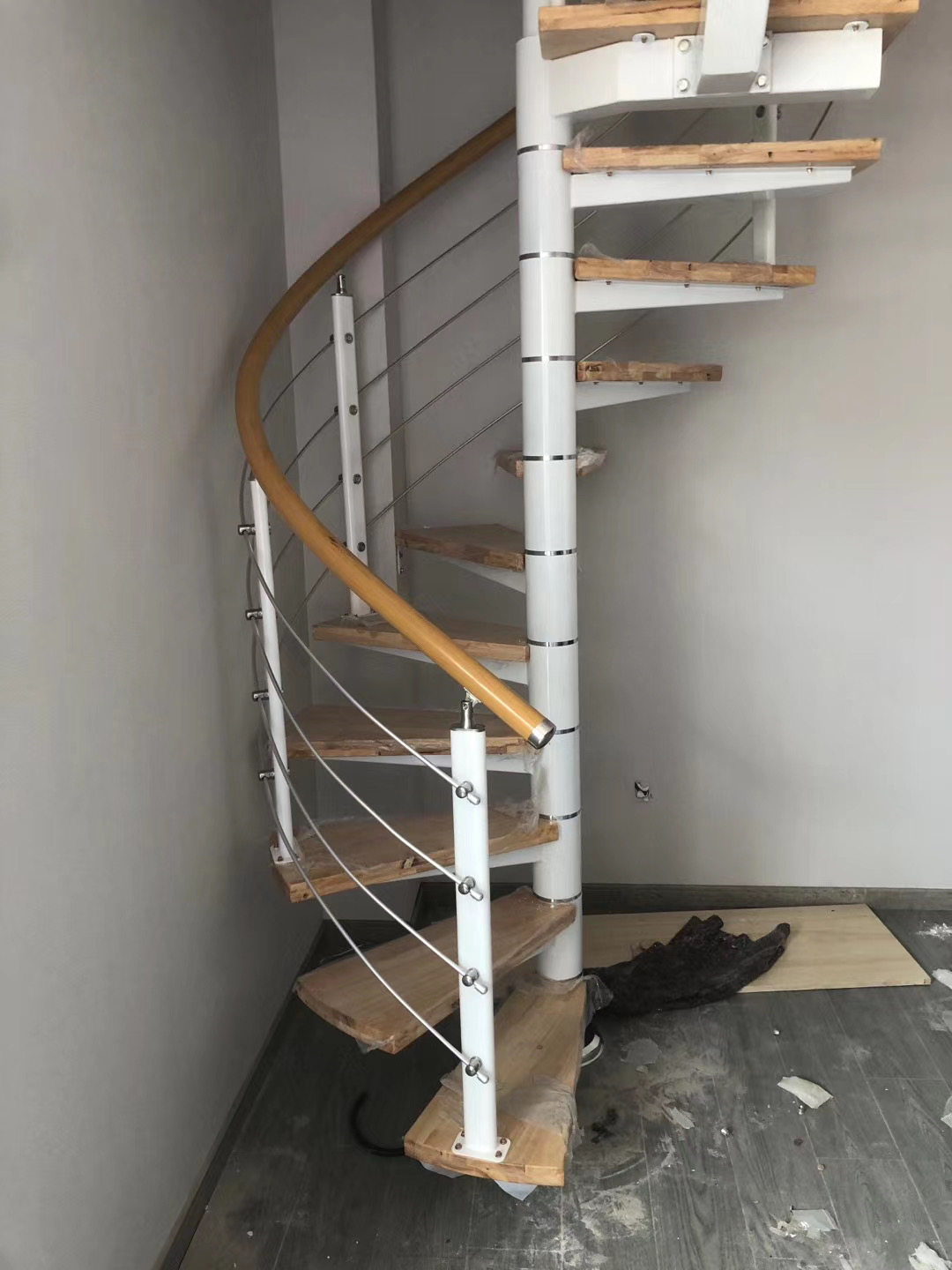 Shanghai Suzhou Kunshan Staircase Revolving Arc Wood Stairway Rotating Stairs Steel Frame Ladder Wiredrawing Armrest Apartment Duplex