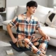 Mùa hè rắn màu đơn giản ve áo pyjama cho nam giới cỡ lớn cotton nguyên chất ngắn tay dịch vụ tại nhà cho nam giới trẻ quần tây mỏng phù hợp với - Pyjama