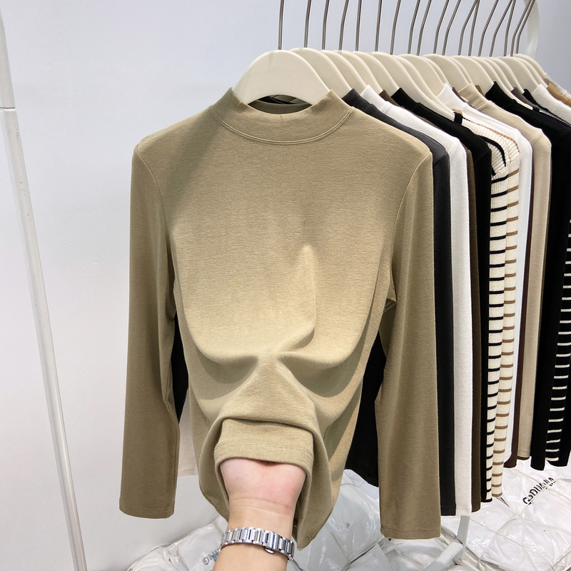 Soft and Cozy Half-High Collar Slim-Fit Base Shirt for Women, Popular in Autumn and Winter, Suitable for Layering, White Small Stand-Up Collar Fleece-Lined Top