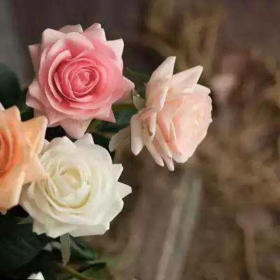 Hand feeling moisturizing single simulation rose bouquet fake flower rose living room table ornaments flower arrangement dry flower arrangement