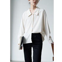 SS STUDIO EARLY SPRING STACK WEARING FACT-STYLE WHITE SHIRT WOMAN DESIGN SENSATION SMALL CROWD OF COMMUTER CAREER INTERVIEW BLOUSES