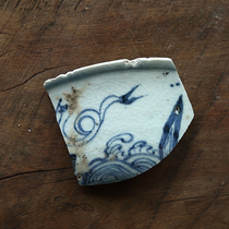 Specimens of blue and white porcelain shards from the Ming and Qing dynasties Specimens of ancient porcelain shards Specimens of blue and white porcelain shards from the Ming Dynasty Early blue and white porcelain specimens from the Ming dynasty