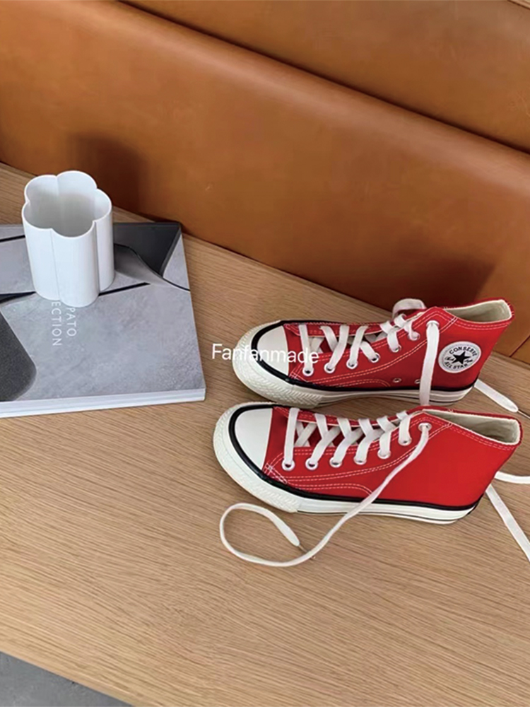 Lighting must enter ~ Korean retro life big red red enamel red white low high tube 1970s canvas shoes