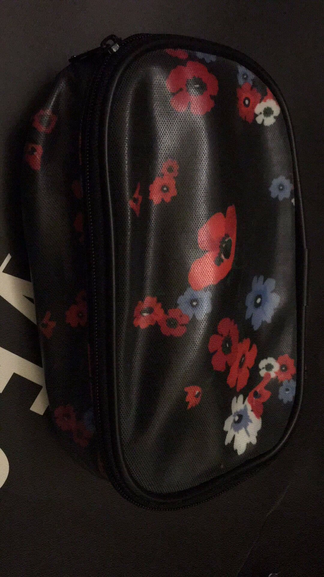 Hong Kong Special Cabinet B AB Limited Edition Flower Printed Travel Portable Make-up Bag Containing SPOT