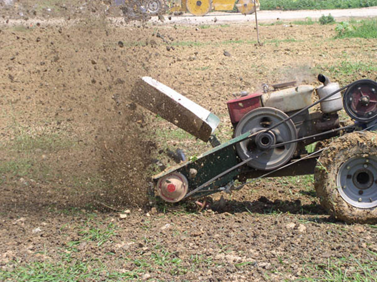 Changzhou Dongfeng 121151 Type High Mail Safety Front Style Ditching Machine