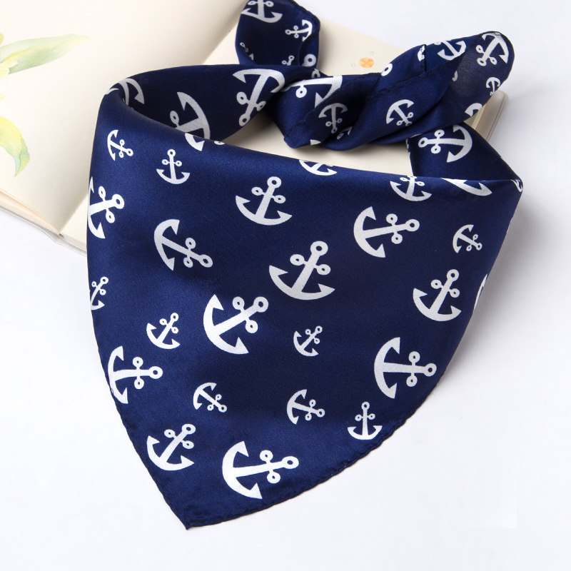 Autumn and winter boy silk scarf baby mulberry silk small square scarf children's thin silk scarf cartoon triangle scarf scarf