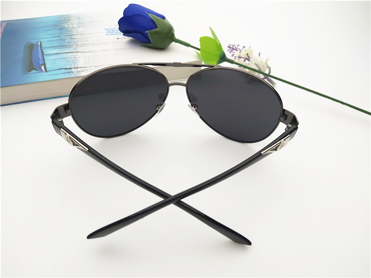 Nam kim loại đơn giản khung kính mát bán buôn 蛤蟆 gương thủy triều mát mẻ cổ điển phong cách sunglasses UV khuyến mãi