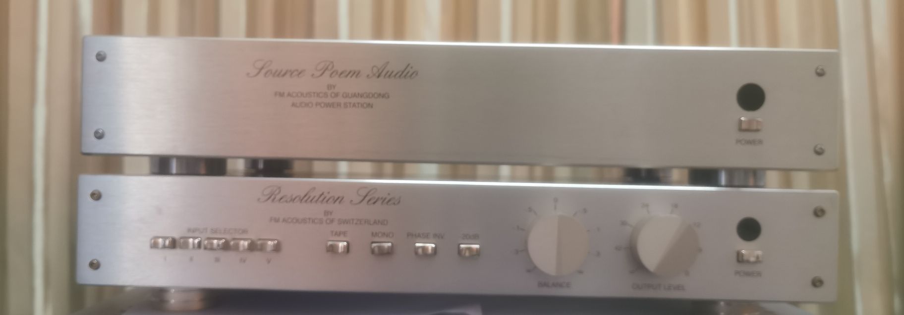 Two-piece remote preamplifier straight engraved Swiss FM Acoustics255 balanced fever power supply